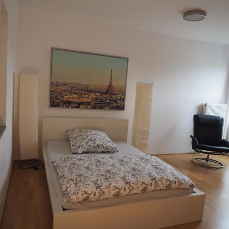 B8 - Just A Private Accommodation Dusseldorf Ngoại thất bức ảnh