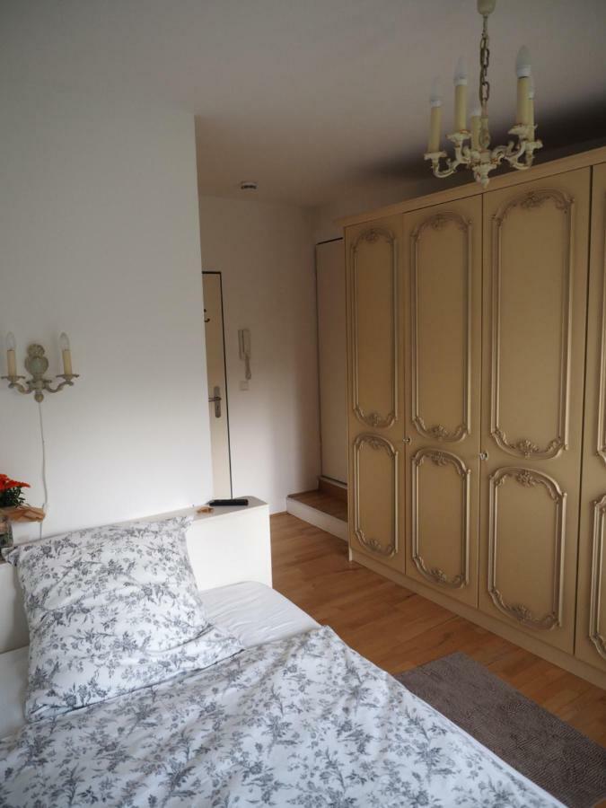B8 - Just A Private Accommodation Dusseldorf Ngoại thất bức ảnh